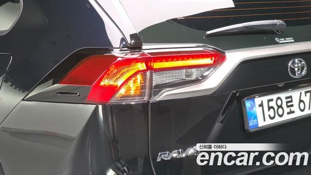 Toyota RAV4 2025 — Photo 8/32