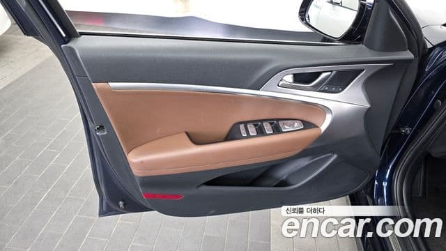 Genesis G70 2018 — ფოტო 28/33