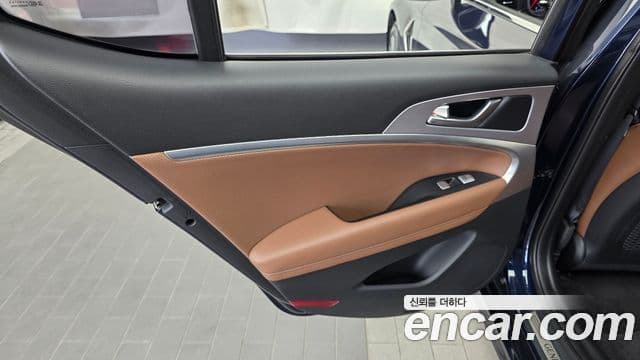 Genesis G70 2018 — ფოტო 21/33