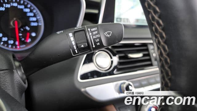 Genesis G70 2018 — ფოტო 24/33