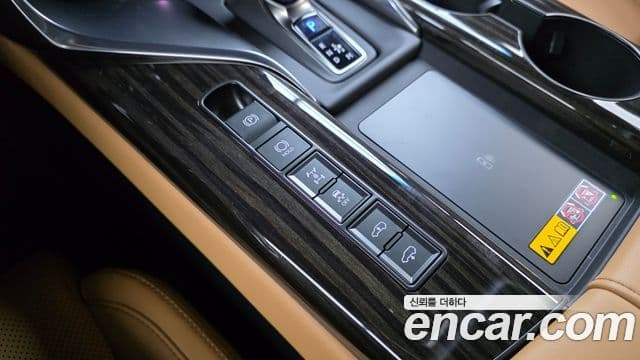 Lexus LX 2025 — ფოტო 32/37