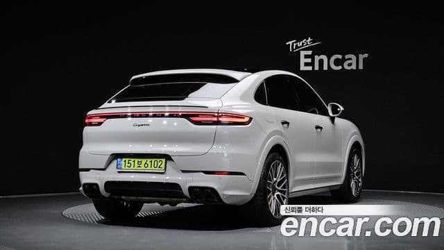 Porsche Cayenne 2023 — Photo 28/39