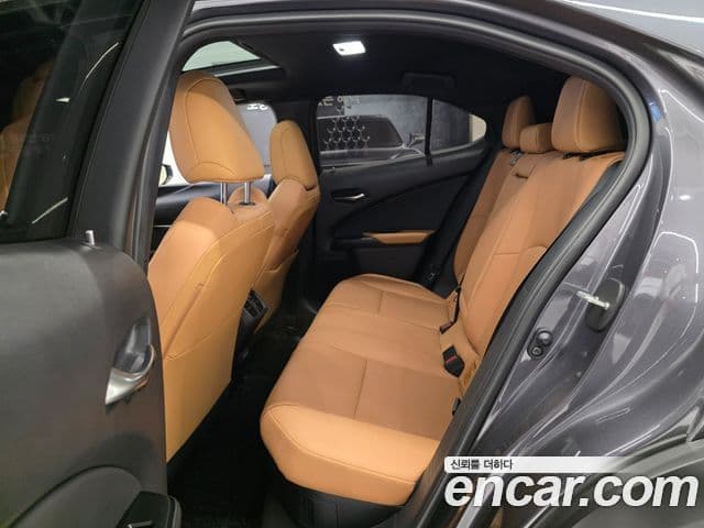 Lexus UX300h 2025 — ფოტო 4/15