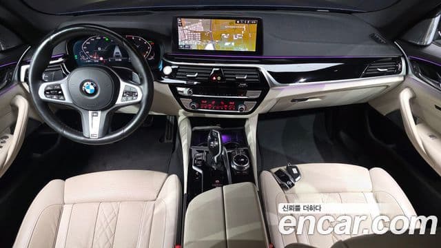 BMW 5 Series 2021 — Şəkil 10/35
