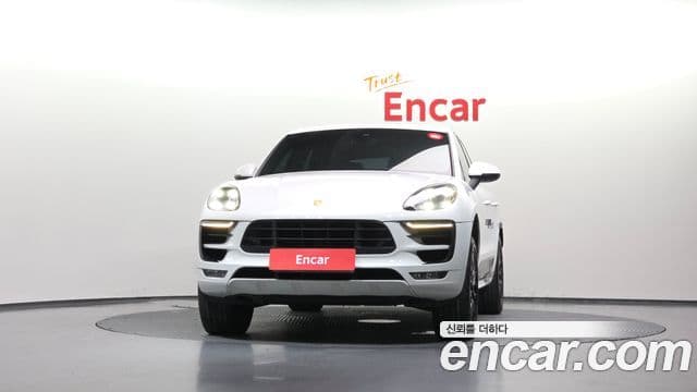 Porsche Macan 2018 — Şəkil 16/20
