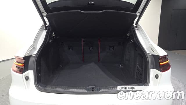 Porsche Macan 2018 — Şəkil 8/20