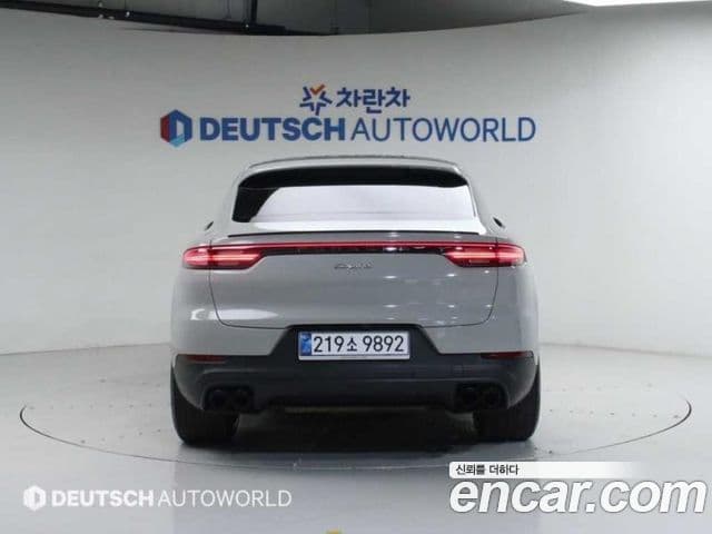 Porsche Cayenne 2020 — ფოტო 14/20