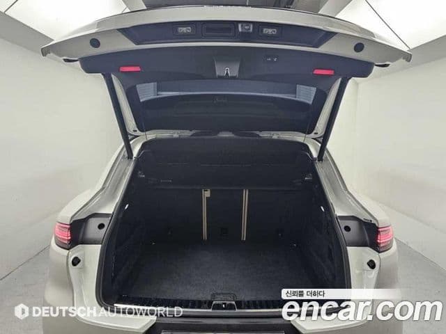 Porsche Cayenne 2020 — ფოტო 2/20