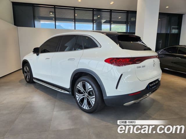 Mercedes-Benz EQE SUV 2024 — ფოტო 17/20