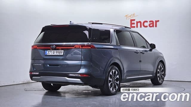 Kia Carnival 2021 — Фото 2/20