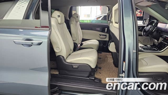 Kia Carnival 2021 — Фото 11/20