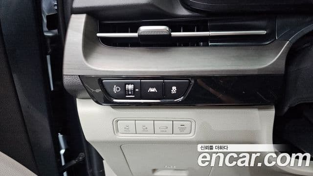 Kia Carnival 2021 — Фото 17/20