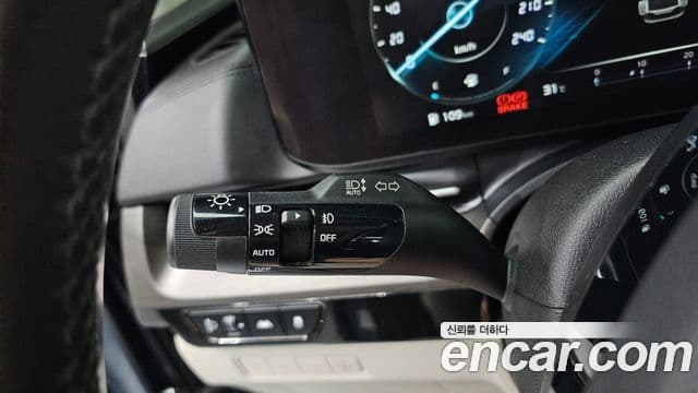 Kia Carnival 2021 — Фото 18/20