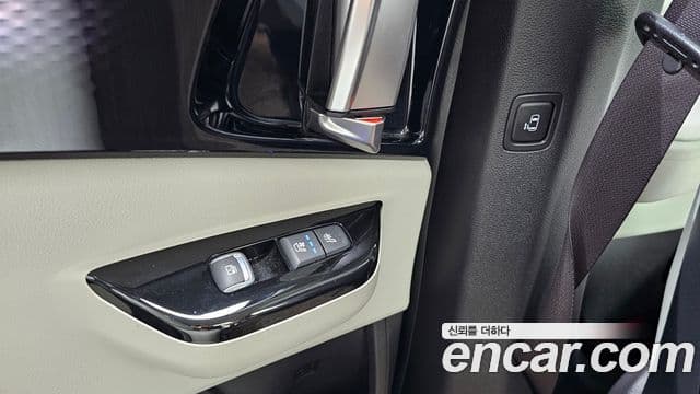 Kia Carnival 2021 — Фото 19/20