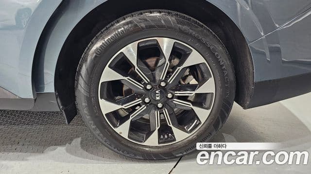 Kia Carnival 2021 — Photo 8/30