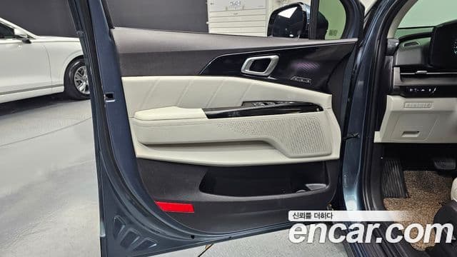 Kia Carnival 2021 — Photo 5/30