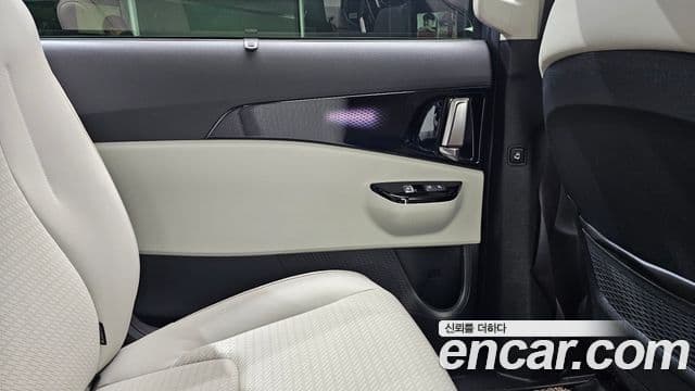 Kia Carnival 2021 — Photo 26/30