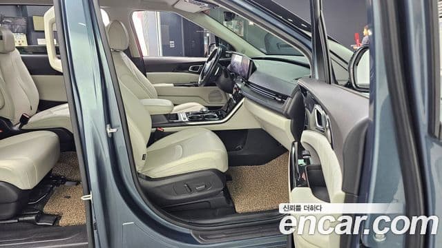 Kia Carnival 2021 — Photo 24/30