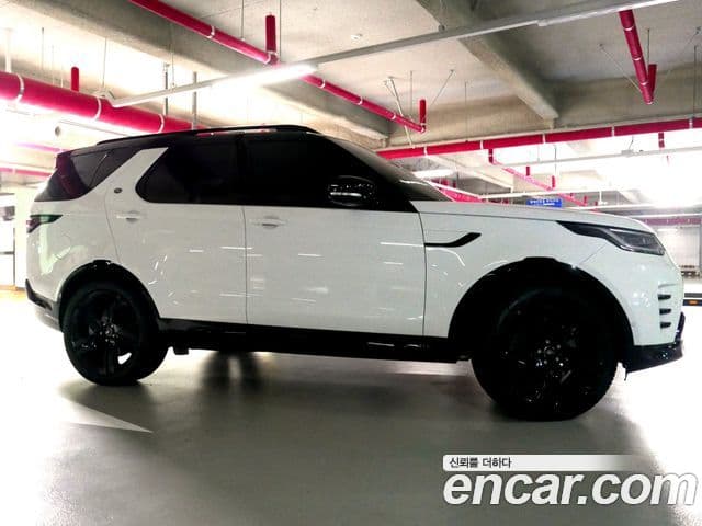 Land Rover Discovery 5 2025 — Фото 3/6