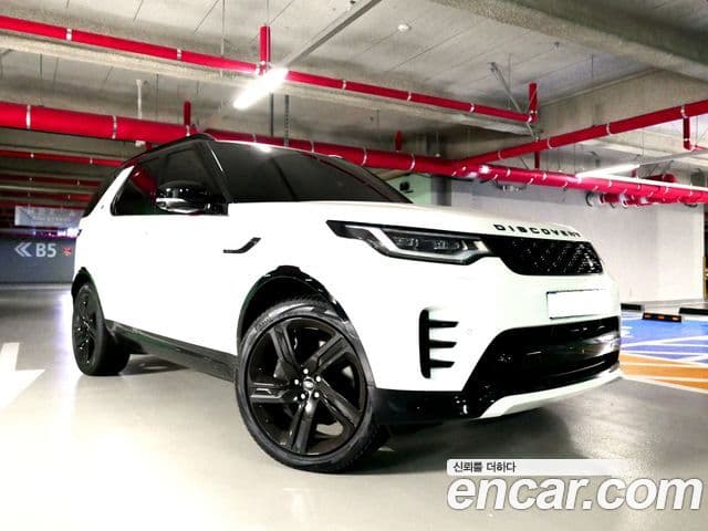 Land Rover Discovery 5 2025 — Фото 4/6