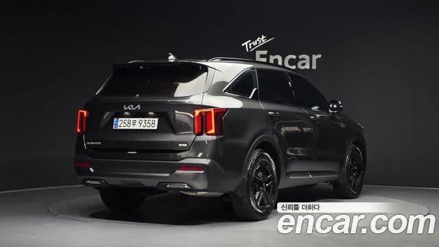 Kia Sorento 2023 — Фото 2/20