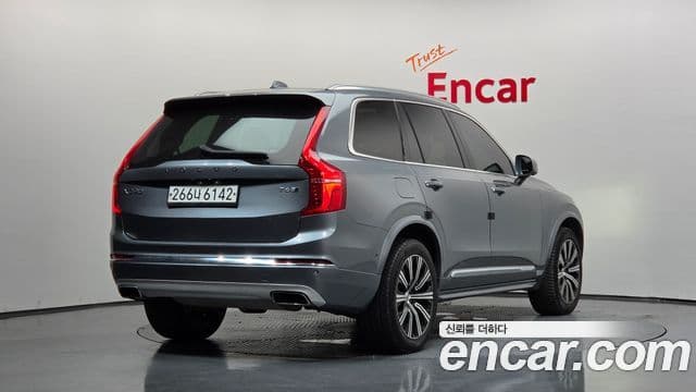 Volvo XC90 2020 — ფოტო 12/36