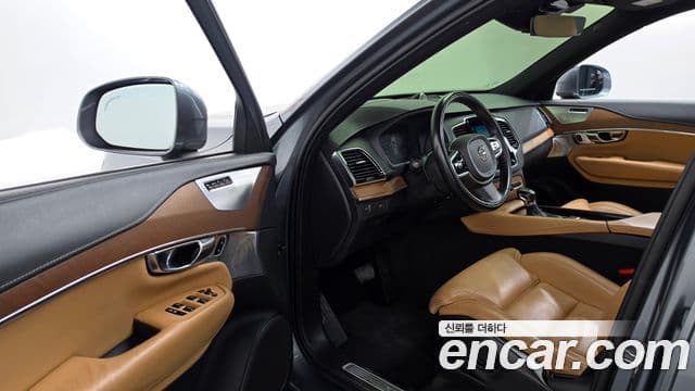 Volvo XC90 2020 — ფოტო 10/36