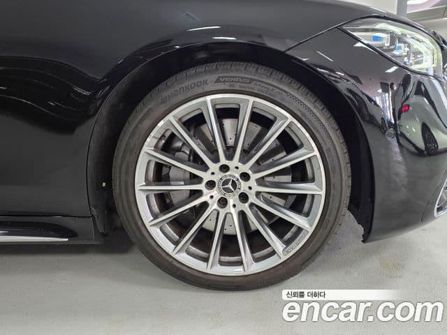 Mercedes-Benz S-Class 2021 — Photo 3/18