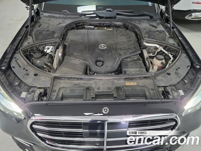 Mercedes-Benz S-Class 2021 — Photo 17/18