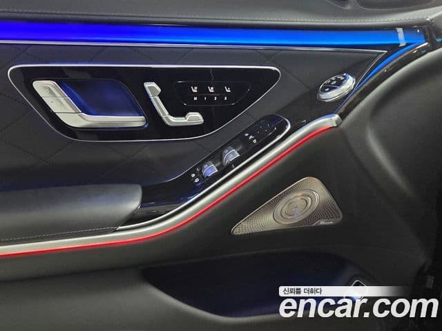 Mercedes-Benz S-Class 2021 — Photo 8/18