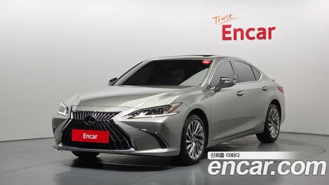 Lexus ES300h 2023 — Şəkil 21/35