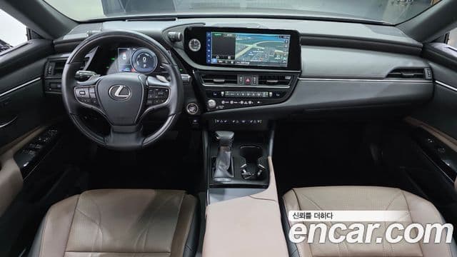 Lexus ES300h 2023 — Şəkil 8/35
