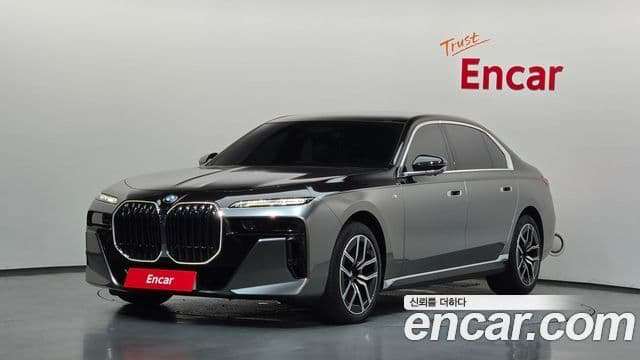 BMW 7 Series 2023 — Photo 7/20