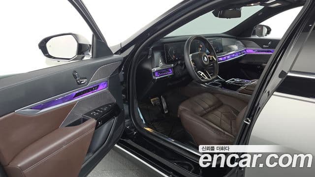 BMW 7 Series 2023 — Photo 15/20