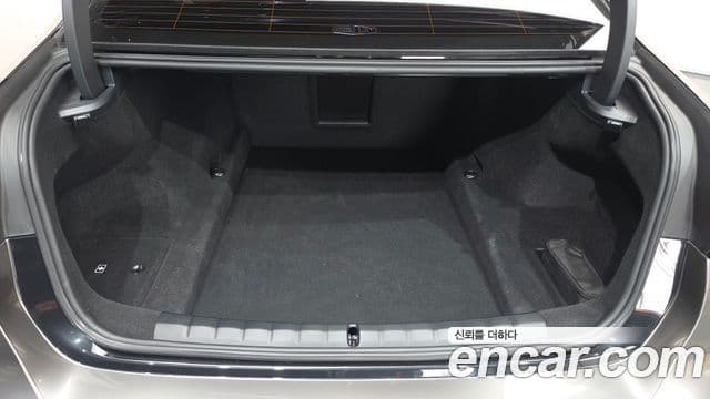 BMW 7 Series 2023 — Photo 13/20