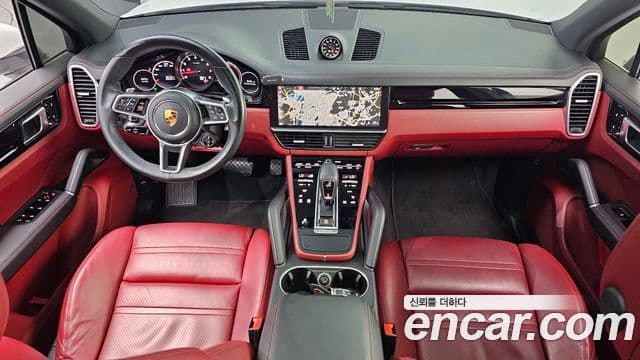 Porsche Cayenne 2019 — ფოტო 25/30