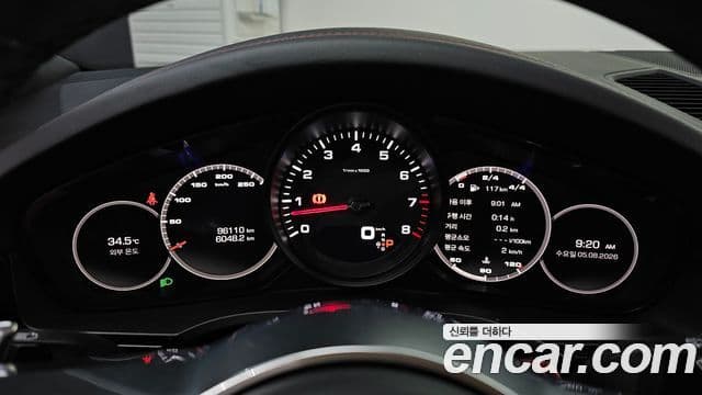 Porsche Cayenne 2019 — ფოტო 24/30