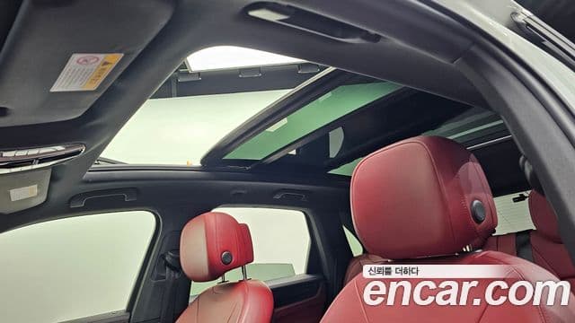 Porsche Cayenne 2019 — ფოტო 7/30