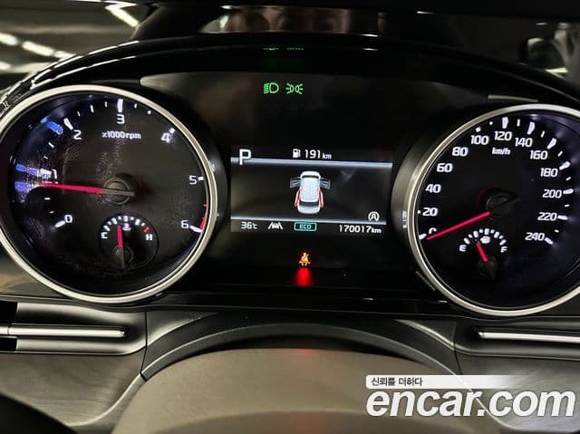 Kia Carnival 2021 — Фото 8/20