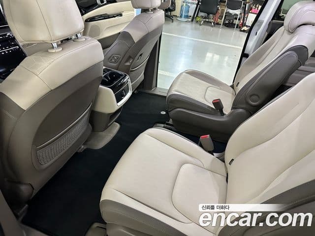 Kia Carnival 2021 — Фото 13/20