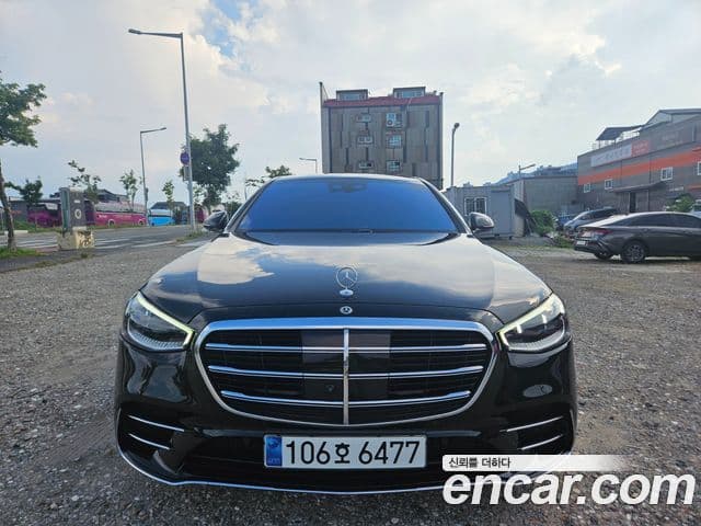 Mercedes-Benz S-Class 2024 — Photo 8/20