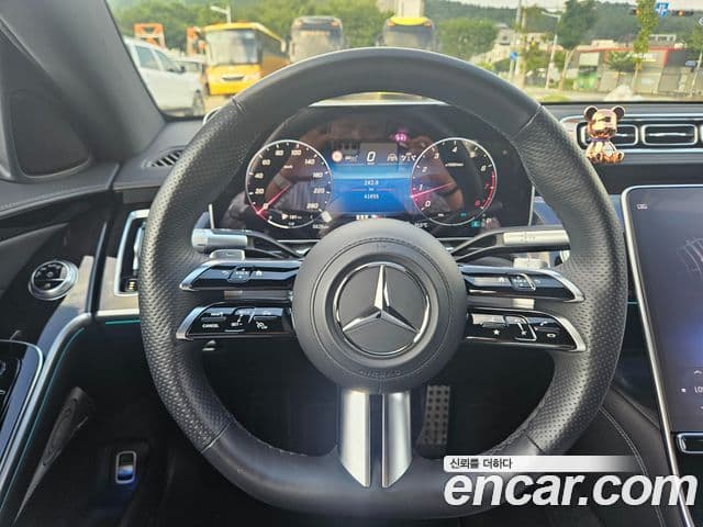 Mercedes-Benz S-Class 2024 — Photo 6/20