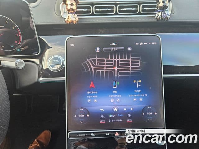 Mercedes-Benz S-Class 2024 — Photo 7/20