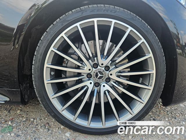 Mercedes-Benz S-Class 2024 — Photo 19/20