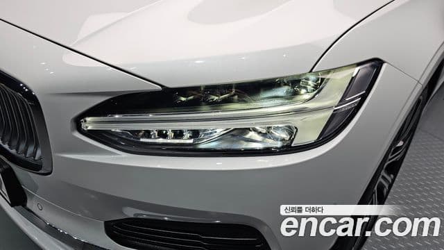 Volvo S90 2025 — Photo 17/37