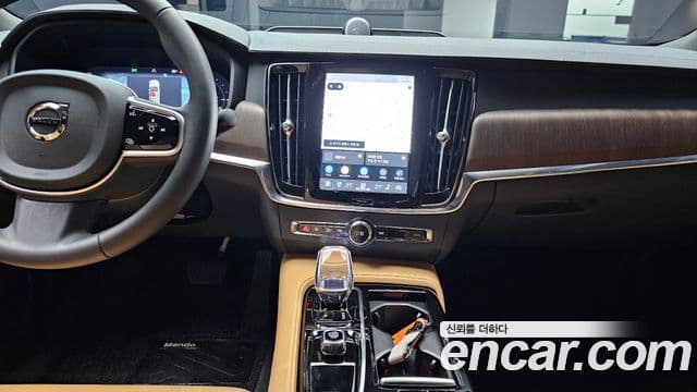 Volvo S90 2025 — Photo 13/37