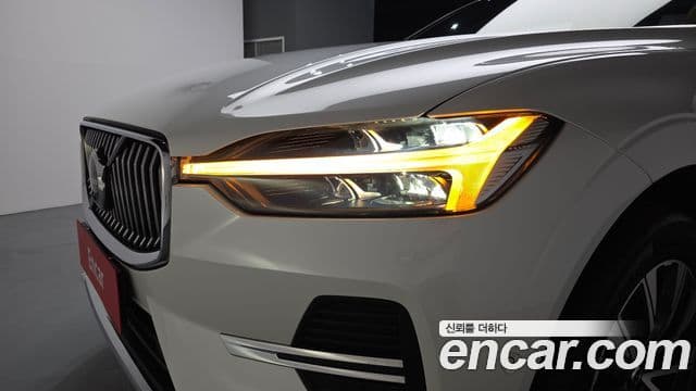 Volvo XC60 2025 — ფოტო 2/35