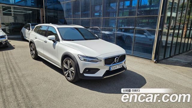 Volvo V60 Cross Country 2021 — ფოტო 3/12