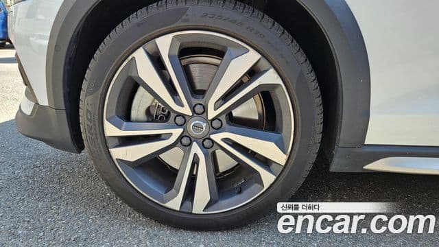 Volvo V60 Cross Country 2021 — ფოტო 4/12