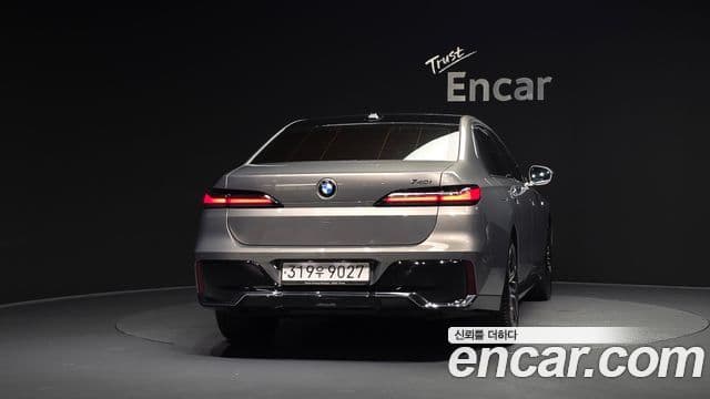 BMW 7 Series 2023 — Photo 35/36